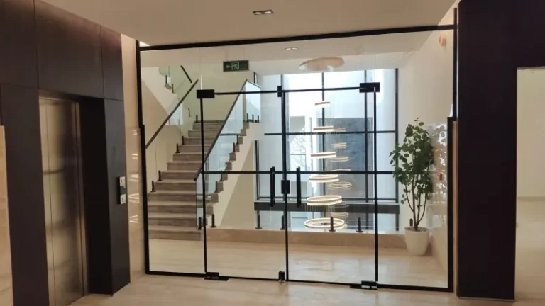 باب زجاج سيكوريت بالرياض - عمل رقم 1 من زويا الرياض