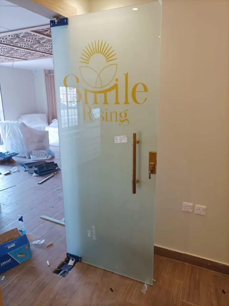 باب زجاج سيكوريت بالرياض - عمل رقم 2 من زويا الرياض