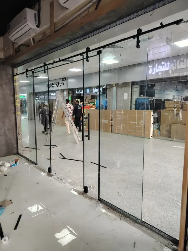 واجهة محل زجاج سيكوريت بالرياض - عمل رقم 1 من زويا الرياض