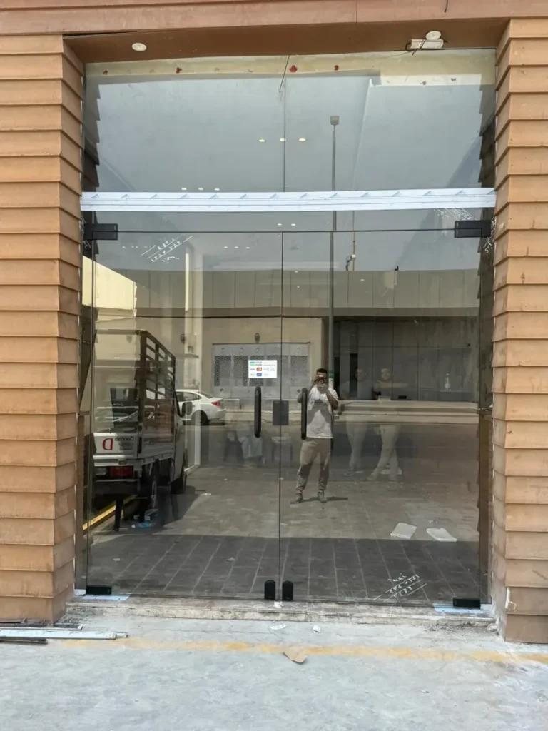 واجهة محل زجاج سيكوريت بالرياض - عمل رقم 6 من زويا الرياض