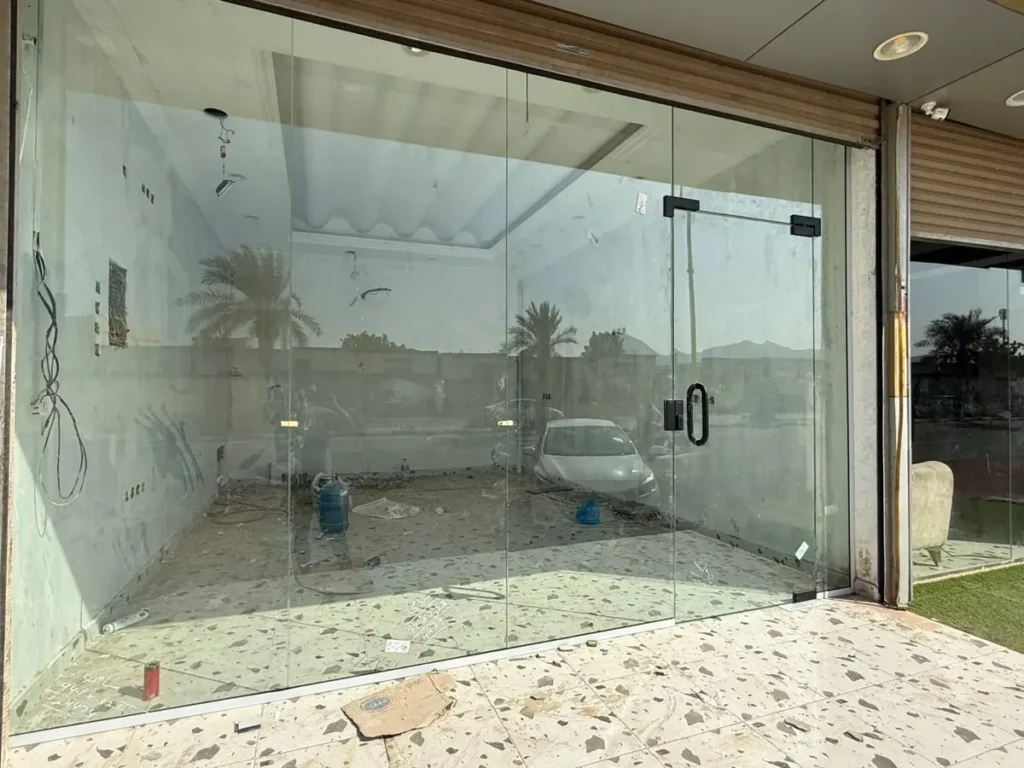 واجهة محل زجاج سيكوريت بالرياض - عمل رقم 10 من زويا الرياض