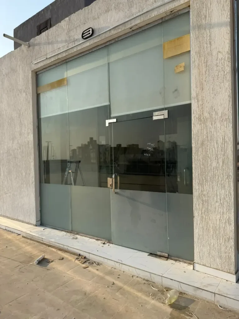 واجهة محل زجاج سيكوريت بالرياض - عمل رقم 11 من زويا الرياض