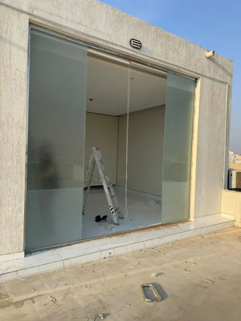 واجهة محل زجاج سيكوريت بالرياض - عمل رقم 12 من زويا الرياض