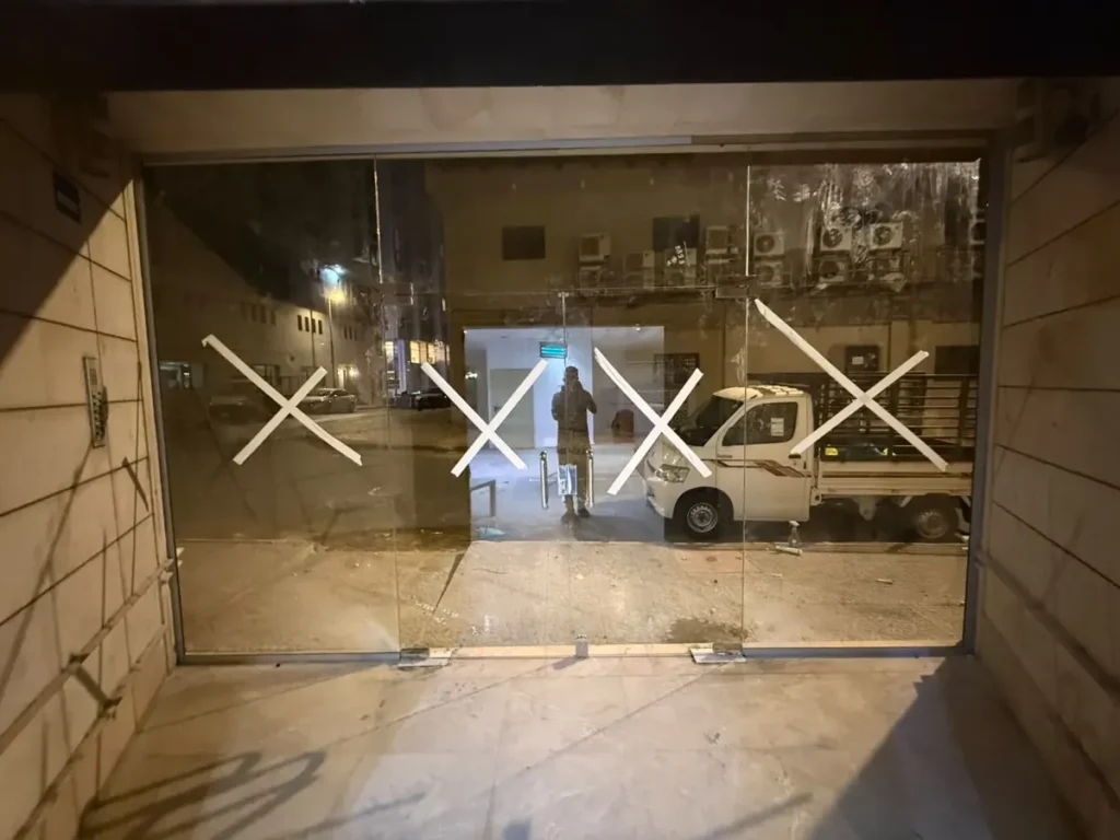 واجهة محل زجاج سيكوريت بالرياض - عمل رقم 14 من زويا الرياض