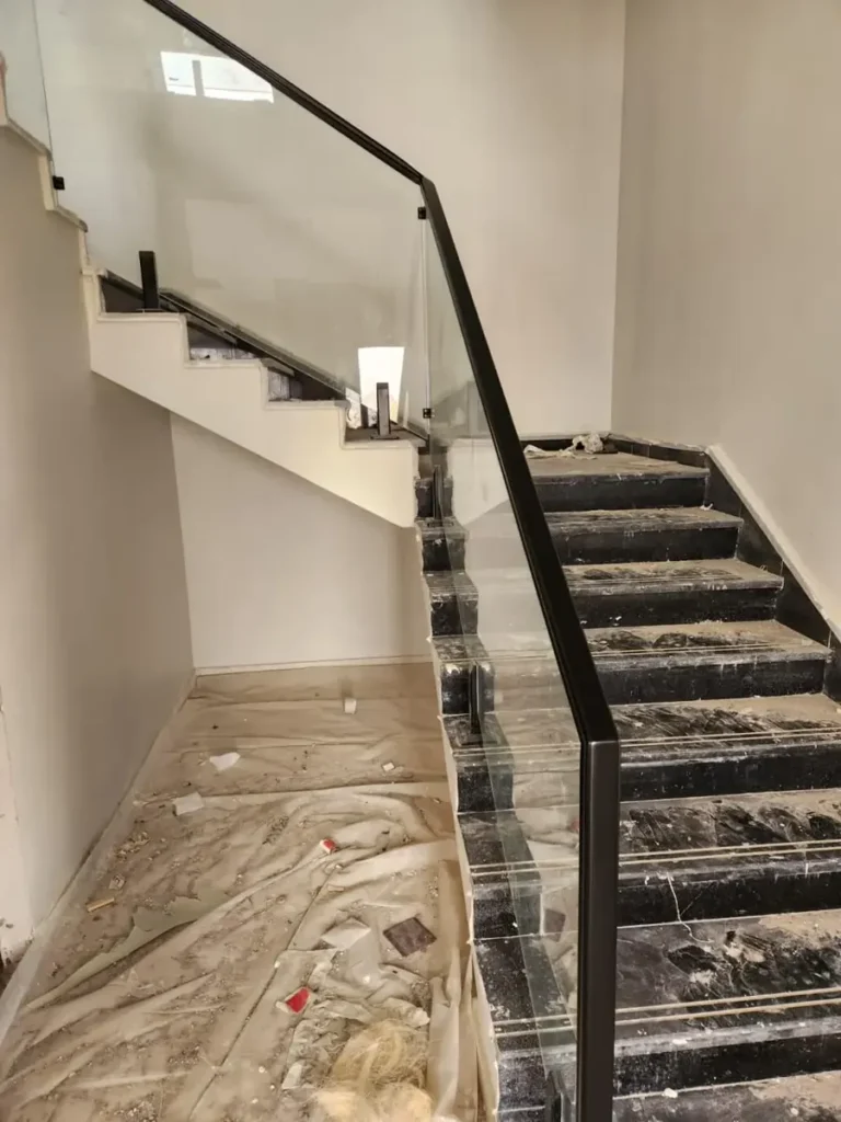 درابزين زجاج سيكوريت بالرياض - عمل رقم 2 من زويا الرياض